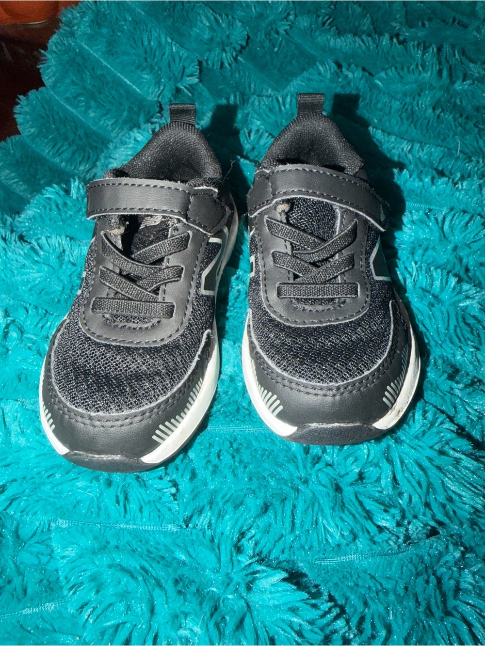 New Balance Black Kids Sneakers with White Accents